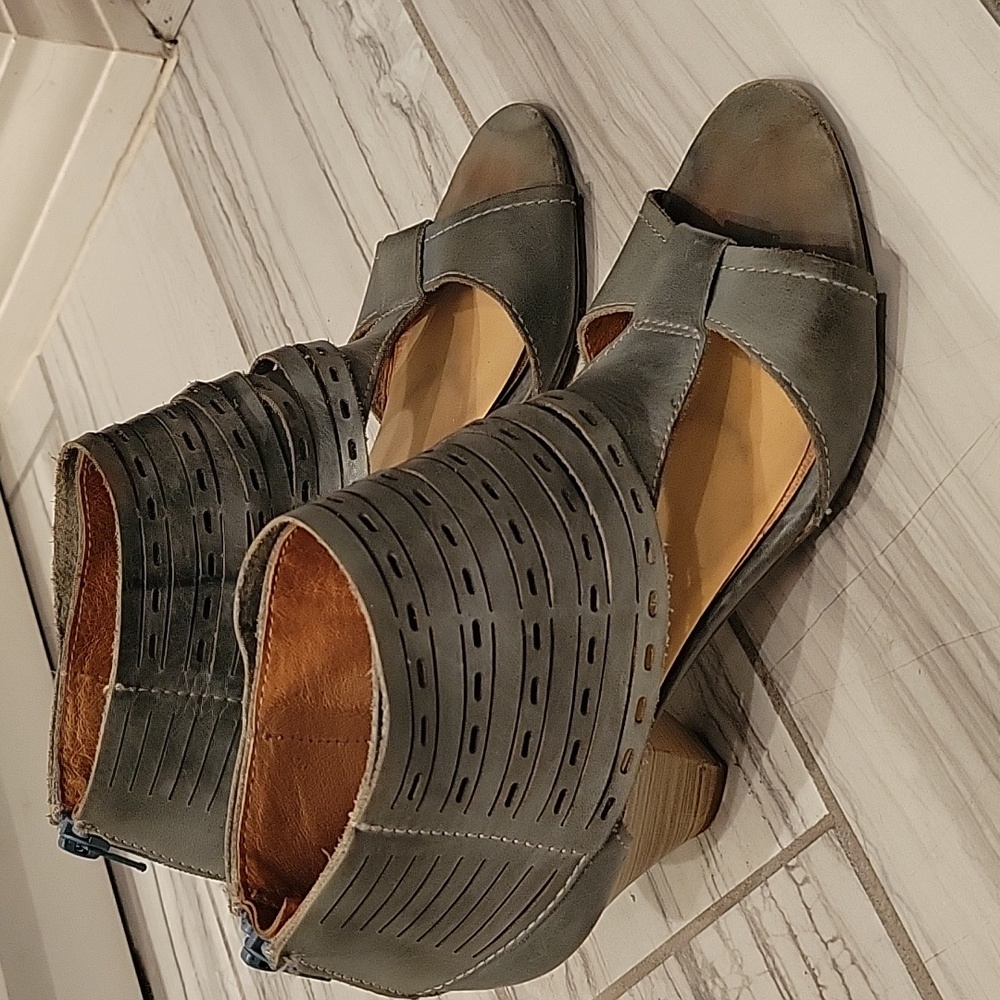 PIKOLINOS Leather Open-Toe Heels